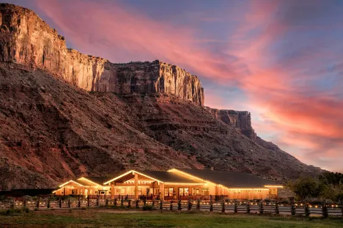 Red Cliffs Lodge Moab - bar