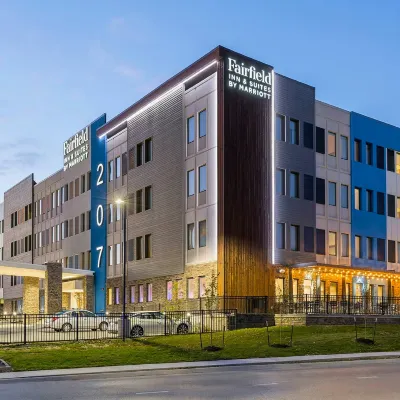 Fairfield Inn & Suites des Moines Downtown Hotels near Greater Des Moines Botanical Garden