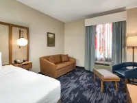 Fairfield Inn Toronto Oakville Отели рядом с достопримечательностью «Шеридан»