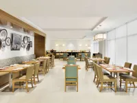 Fairfield by Marriott Pune Kharadi シーズンズモール周辺のホテル