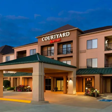 Courtyard Bloomington Normal Hoteles en Normal