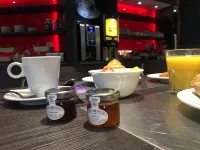 SoBlue Hôtel - servizio colazione