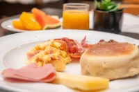 VIP Executive Azores Hotel - breakfast
