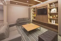 希爾頓歡朋飯店-蒙特雷/畫廊-奧比斯帕多 - 廚房