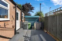 Sommerset Cottages - parking