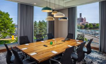 Hampton Inn by Hilton Boston Seaport District