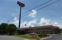 Red Roof Inn & Suites Cleveland, TN - Motels