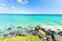 Poolside 2-bed Apartment Near Coolangatta - 3-Star