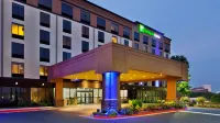 Holiday Inn Express ATLANTA GALLERIA-BALLPARK AREA by IHG - parking