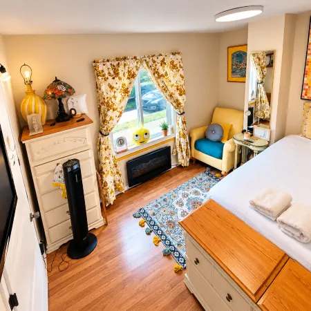 Yellow Room Near Yale