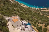 The One Limeni -  Holiday Villas
