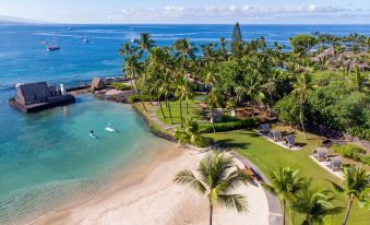 Courtyard by Marriott King Kamehameha's Kona Beach Hotel