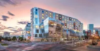 The Art Hotel Denver, Curio Collection by Hilton Hotel in zona Ralph L. Carr Colorado Justice Center