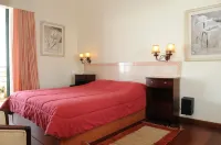 An Uninterrupted 180º Overlooking the Atlantic Ocean.