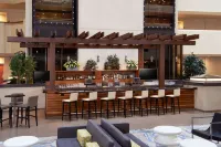 DoubleTree by Hilton Fresno Convention Center - bar