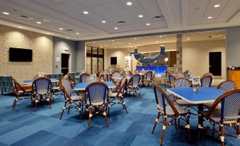 Holiday Inn Express & Suites Norfolk Airport