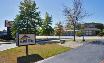 Center Street Value Inn - Housity