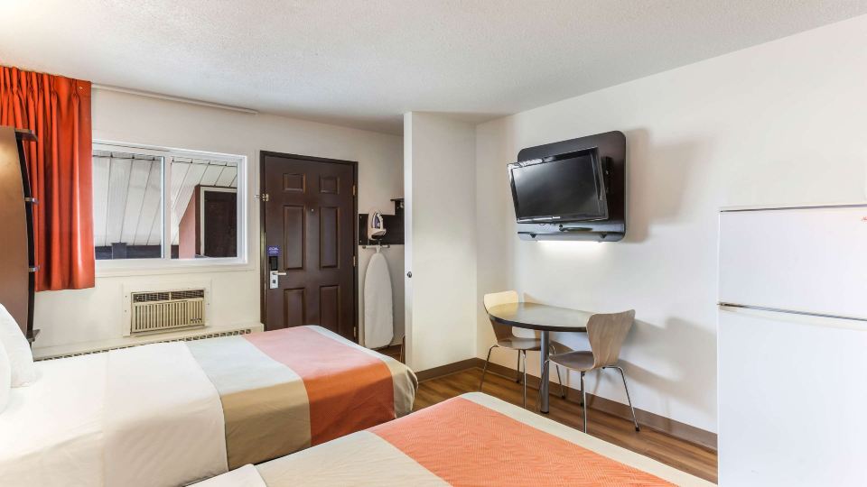 Motel 6 Lethbridge, AB