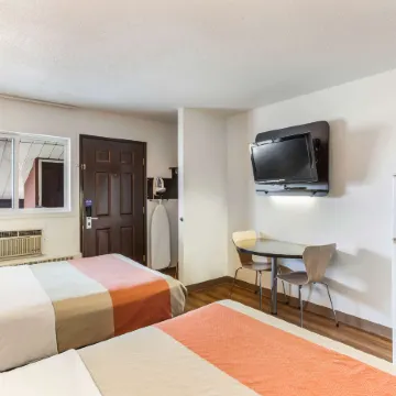 Motel 6 Lethbridge, AB