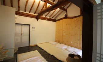 Jeonju Tolang Cottage Hanok Unshared House Pension