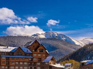 Zephyr Mountain Lodge