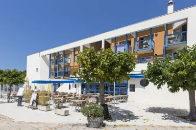 Résidence Odalys du Port Hotels near Hourtin Plage