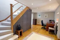 Priory Cottage - Luxury Cottage, Near to Beach