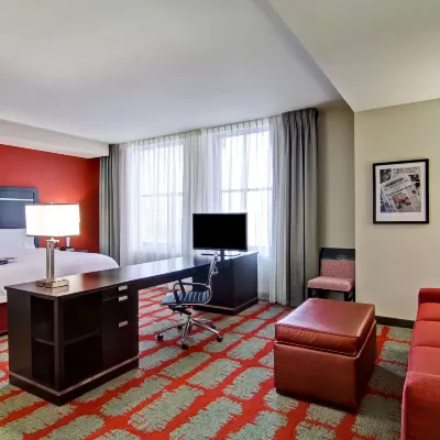 Hampton Inn & Suites Cincinnati-Downtown Hotels near Woods Museum (historical)