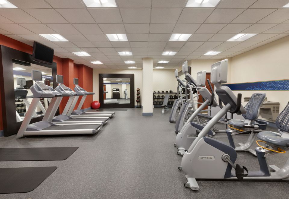 2. 햄프턴 인 롱아..