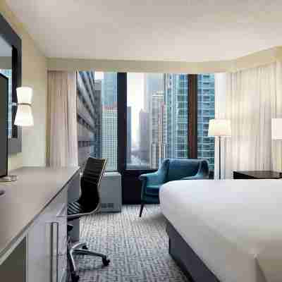 DoubleTree by Hilton Chicago Magnificent Mile Rooms