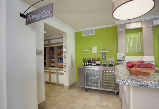 3. 힐튼 가든 인 ..