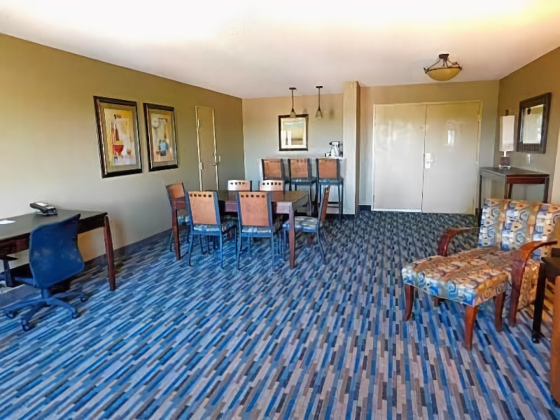 Days Hotel by Wyndham Mesa Near Phoenix