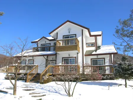 Pyeongchang Daegwallyeong Yangtte Pension Отели рядом с достопримечательностью «Daegwallyeong Sheep Farm»