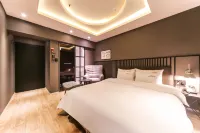 Gray70 Hotel