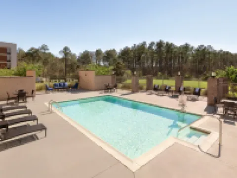 ホリデイ イン エクスプレス ホテル アンド スイーツ オブ オペライカ/オーバーン by IHG オペライカのホテル