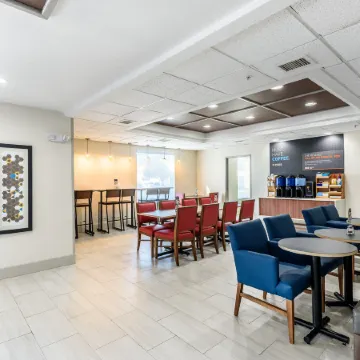 Holiday Inn Express & Suites BASTROP by IHG