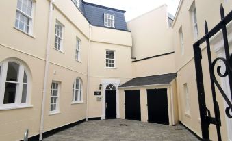 Courtyard Retreat