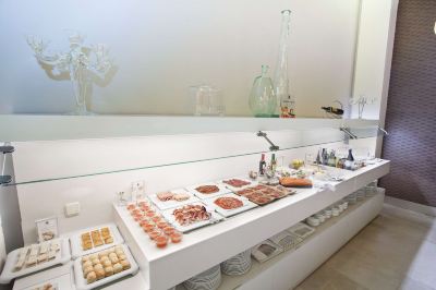 レストラン パラドール デ アルカラ デ エナーレスの写真