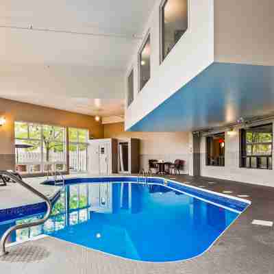 Best Western Hotel Brossard Fitness & Recreational Facilities