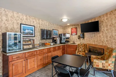 Bay Breeze Inn Отели в г. Сисайд