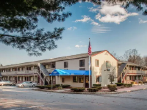 Rodeway Inn Hotels in Groton