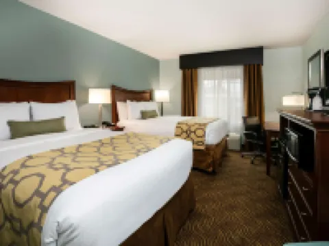 เบย์มอนท์ อินน์ แอนด์ สวีทส์ บาย วินด์แฮม บราเซลตัน โรงแรมในBraselton