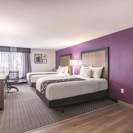 La Quinta Inn & Suites by Wyndham Salem NH