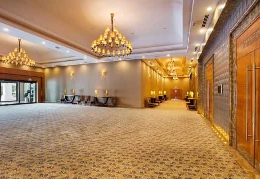 4. 더블트리 바이 ..