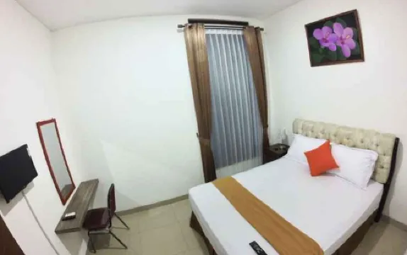 Padma Laguna Guest House