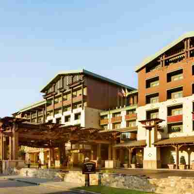 加州迪士尼大酒店 Hotel Exterior