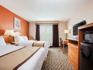 Baymont by Wyndham Madison Heights Detroit Area