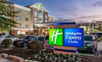 Holiday Inn Express & Suites Columbia-I-26 @ Harbison Blvd