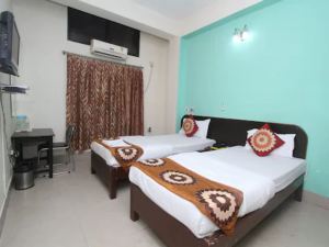 Goroomgo Blue Moon Guest House Guwahati