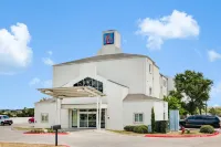 Motel 6 Cedar Park, TX Hotel dekat My Eyelab